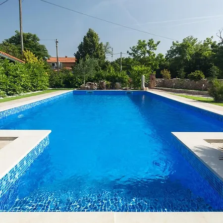 House Azul With Shared Swimming Pool And Jacuzzi *
