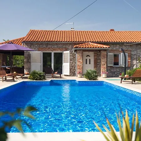 House Azul With Shared Swimming Pool And Jacuzzi Dobrinj