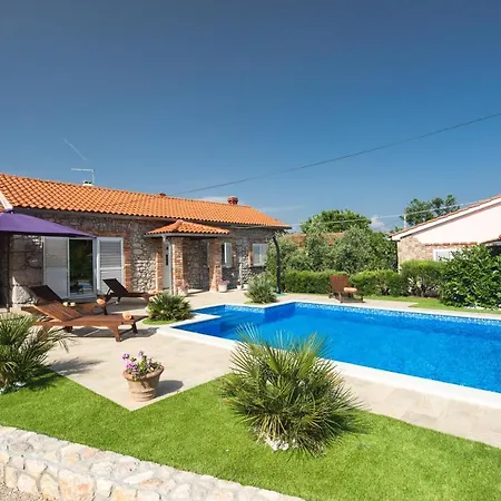 House Azul With Shared Swimming Pool And Jacuzzi * Dobrinj