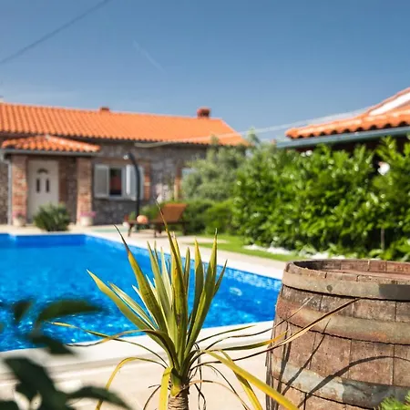 House Azul With Shared Swimming Pool And Jacuzzi