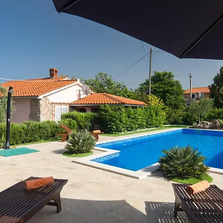 House Azul With Shared Swimming Pool And Jacuzzi *