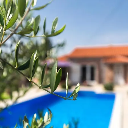 House Azul With Shared Swimming Pool And Jacuzzi *