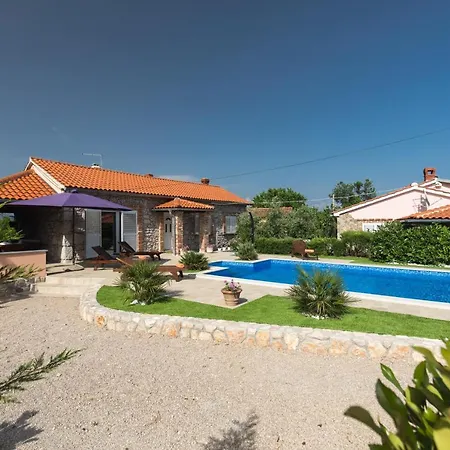 House Azul With Shared Swimming Pool And Jacuzzi *